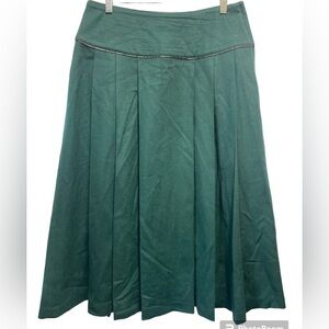 Pleated wool skirt, 100% wool. Like new SZ 44. A LINE